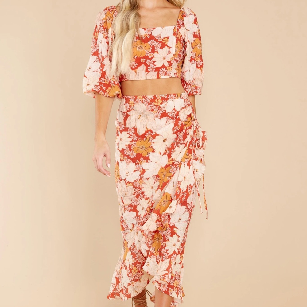 Minkpink AZAR RUCHED MULTI MIDI SKIRT and Azar Short Puff Sleeve Multi Top